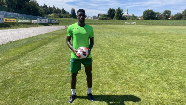 Sindikat SPINS pomagal mlademu nogometašu iz Senegala 